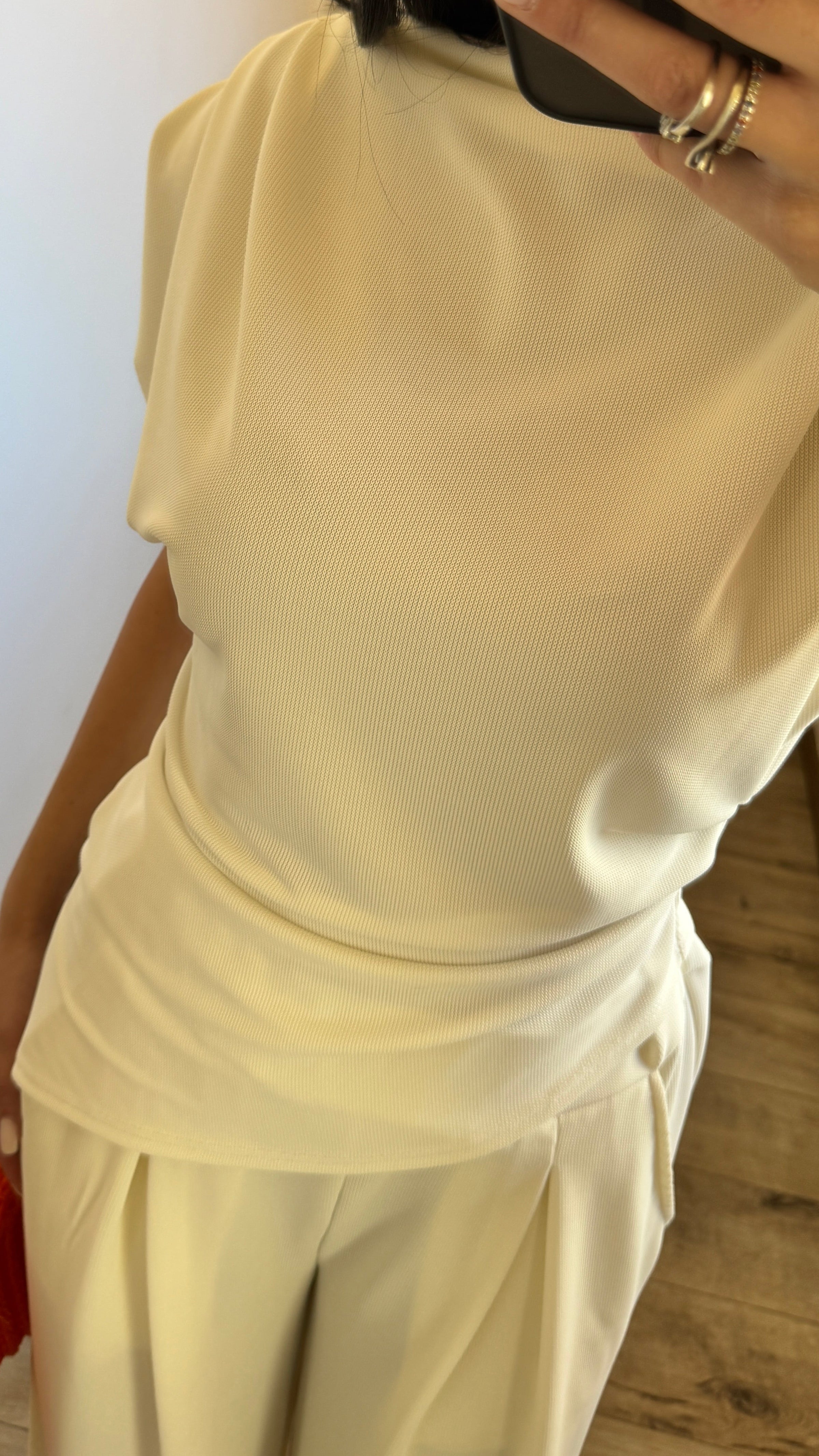 Completo Essential White