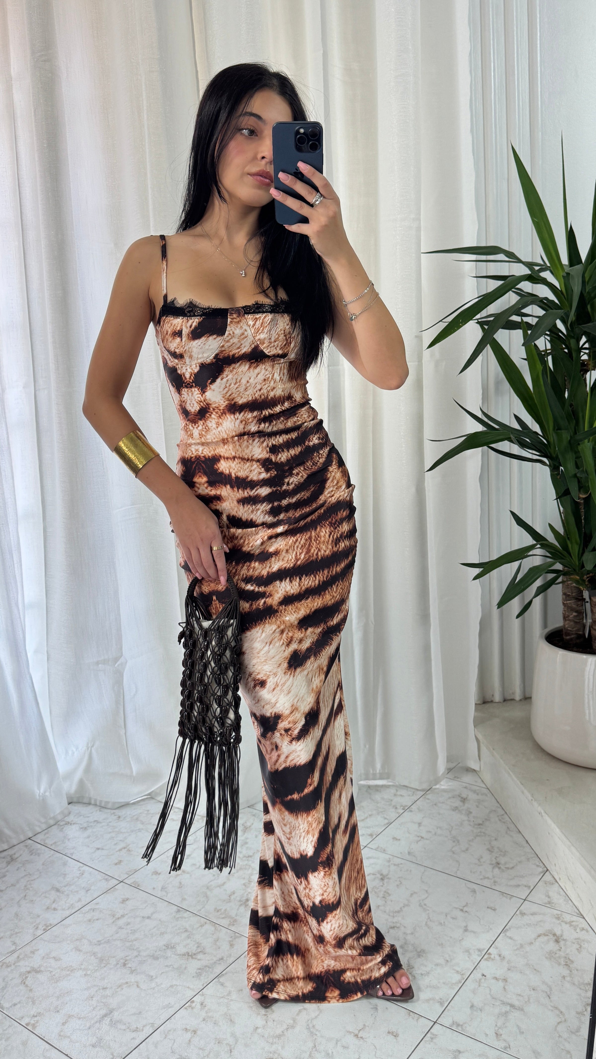 DRESS TIGER