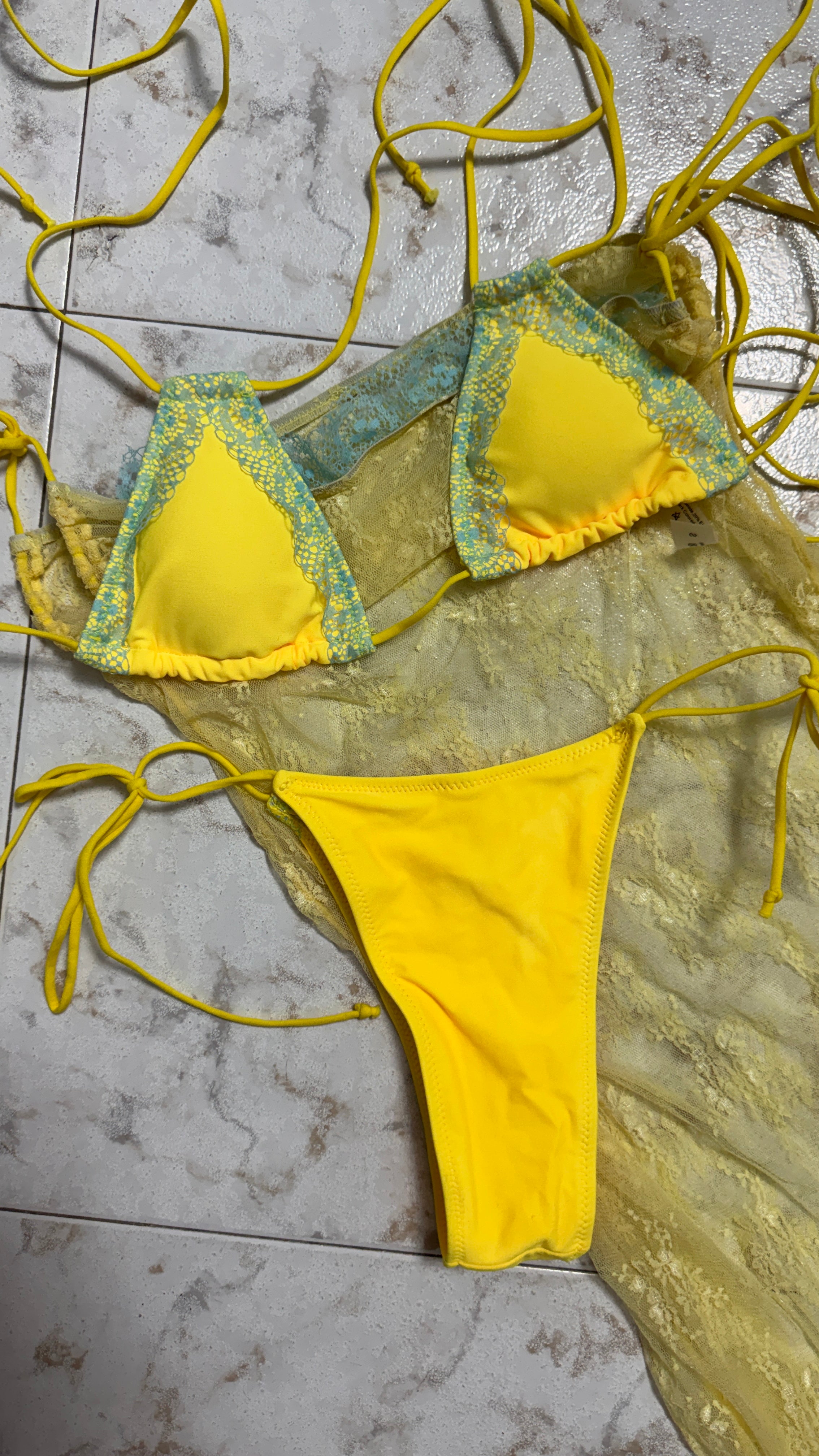BIKINI LEMON