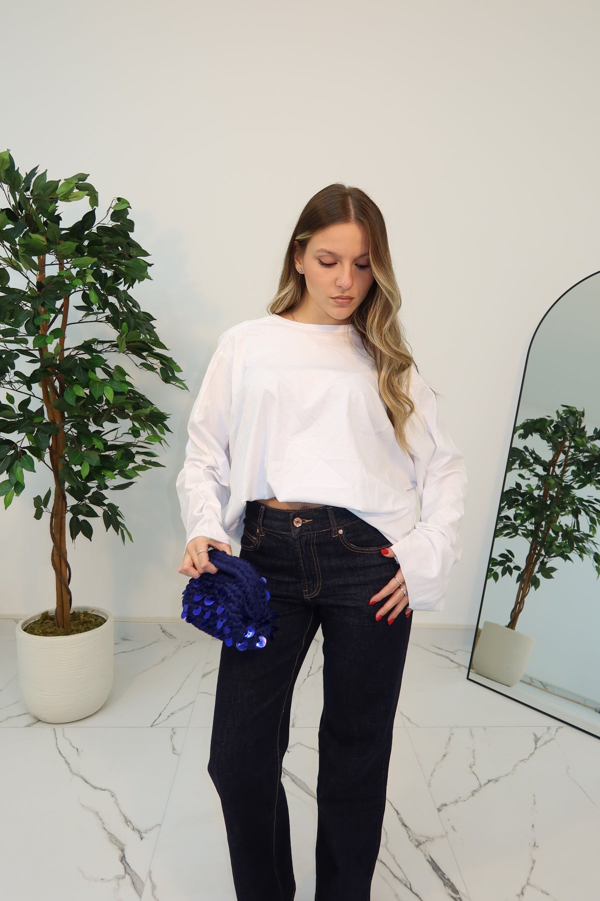 T-SHIRT OVER WHITE