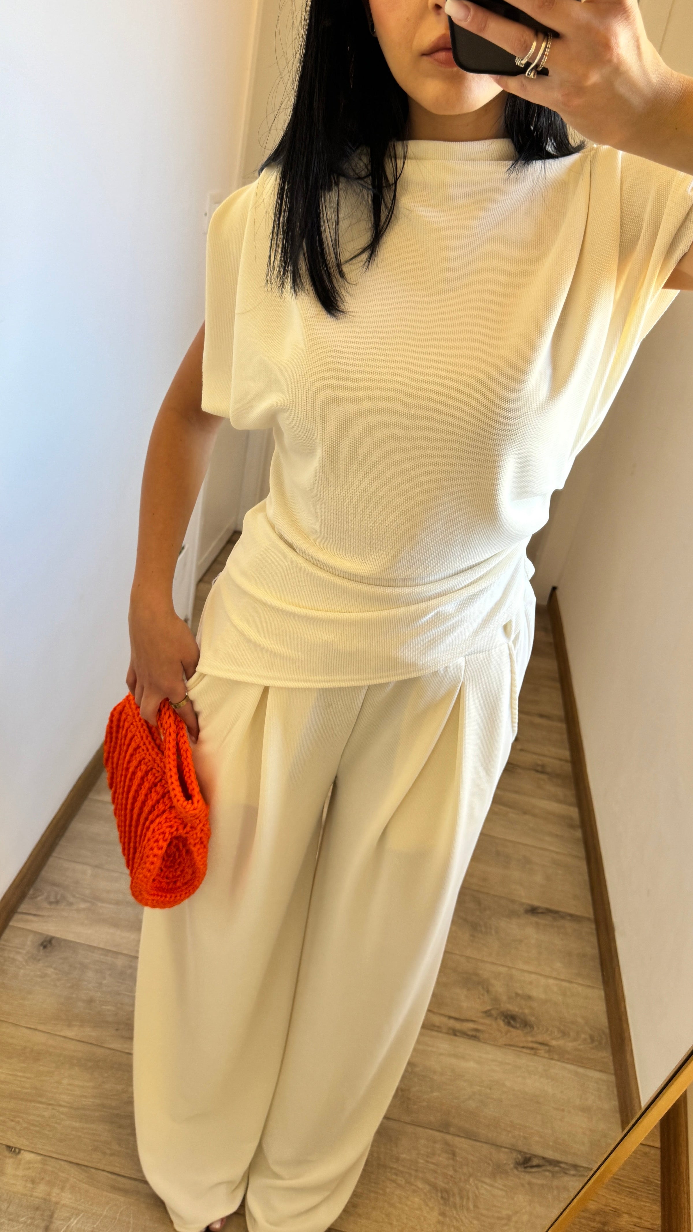 Completo Essential White