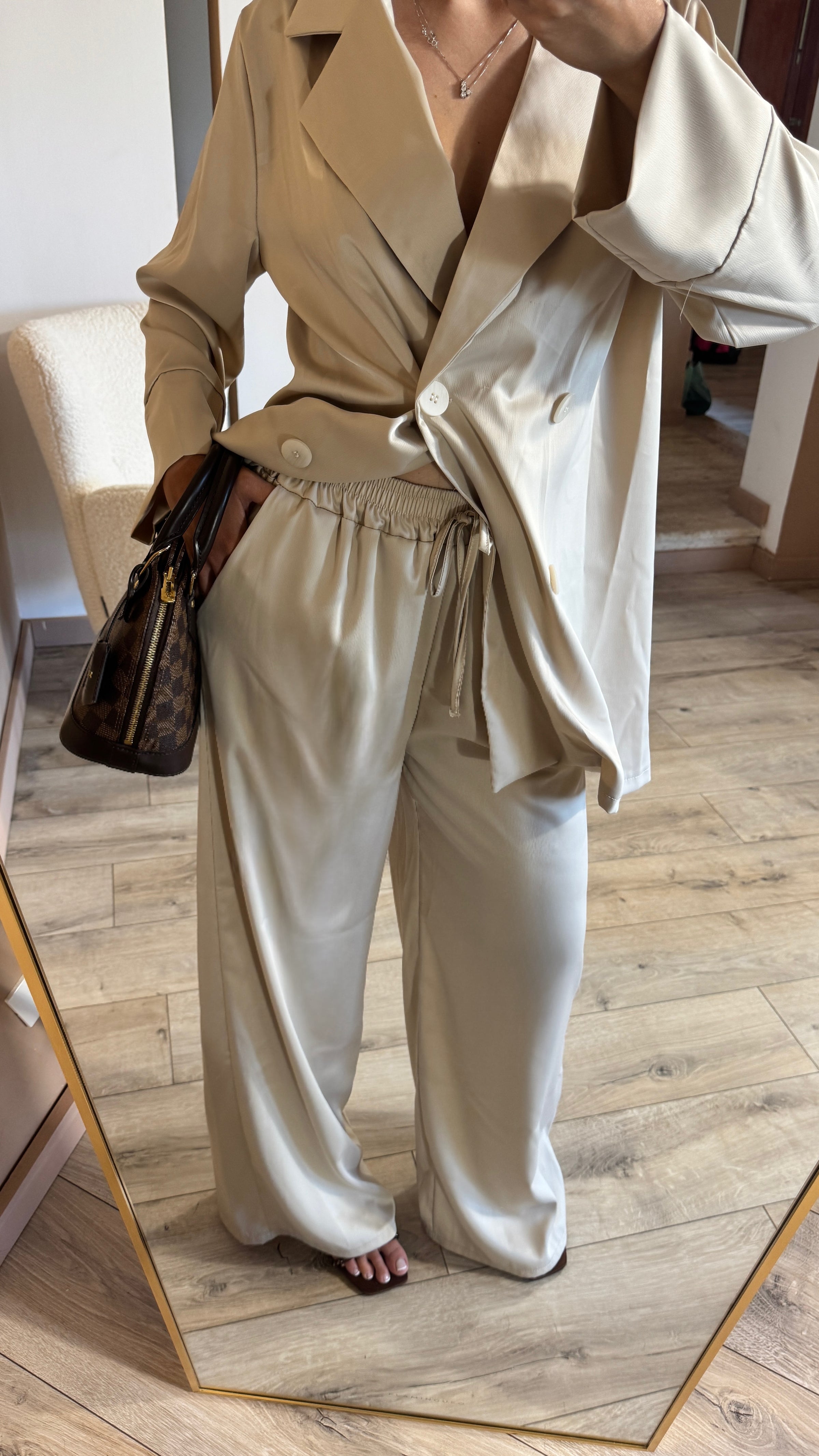 Tailleur Champagne Satin