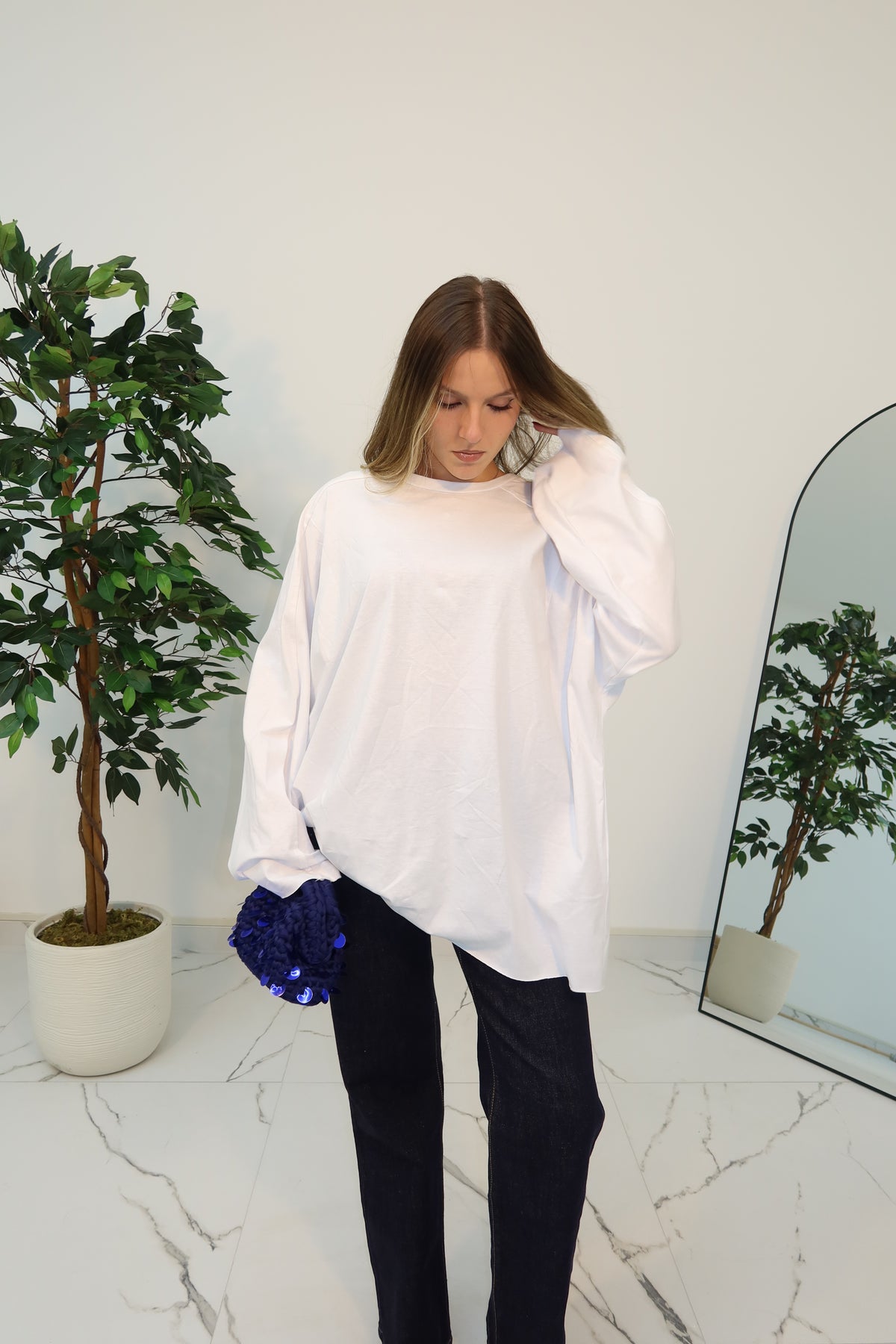 T-SHIRT OVER WHITE