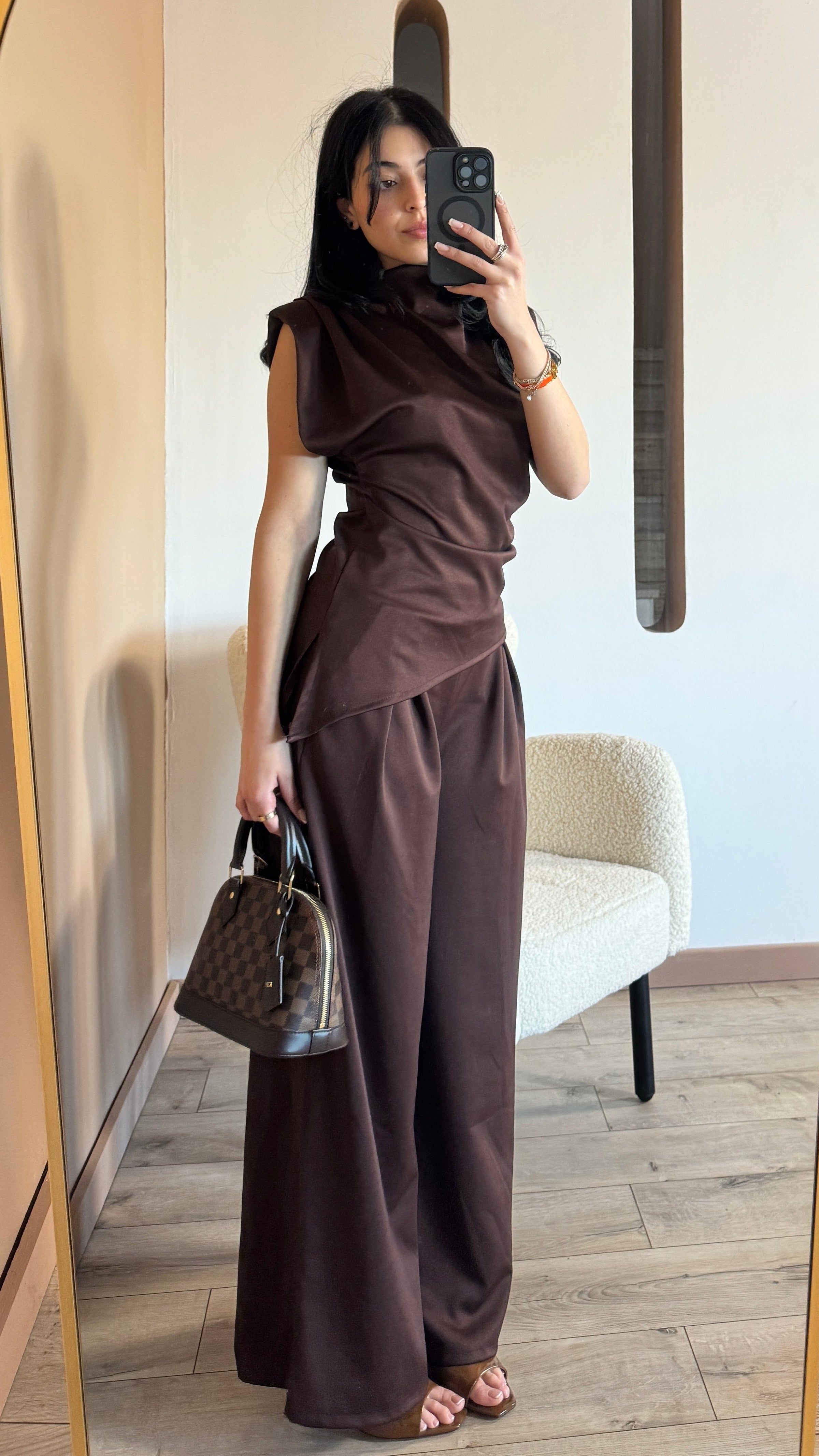 Completo Essential Brown